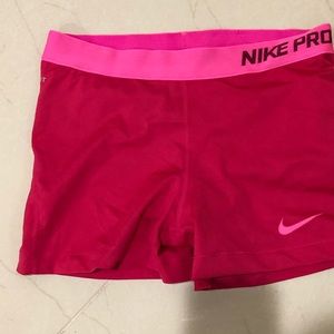 Nike Women’s NIKE PRO 3” Shorts - L